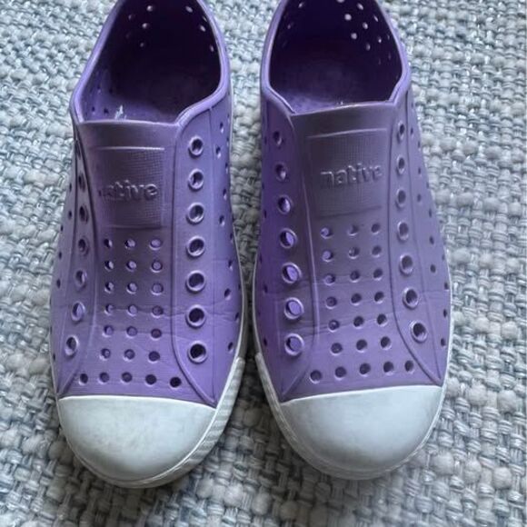 Native metallic purple Jefferson shoes - size 13C - Picture 1 of 4
